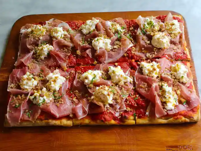 Burraprosciutto slice